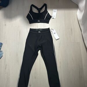 ALO Yoga Black and white yoga Set